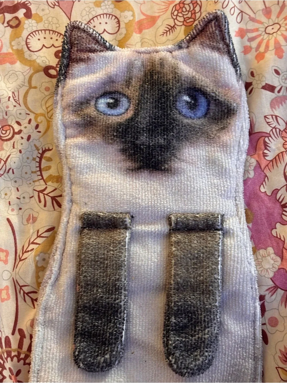 Cat-Themed Kitchen Towel Decor Blue-Eyed Cat Print